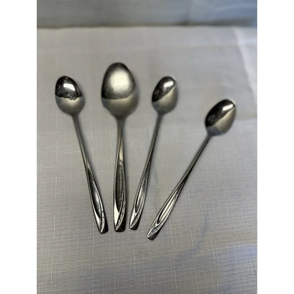 Vintage Rogers Cutlery Co Stainless USA Spoons Leaf Scroll Pattern Set of 4